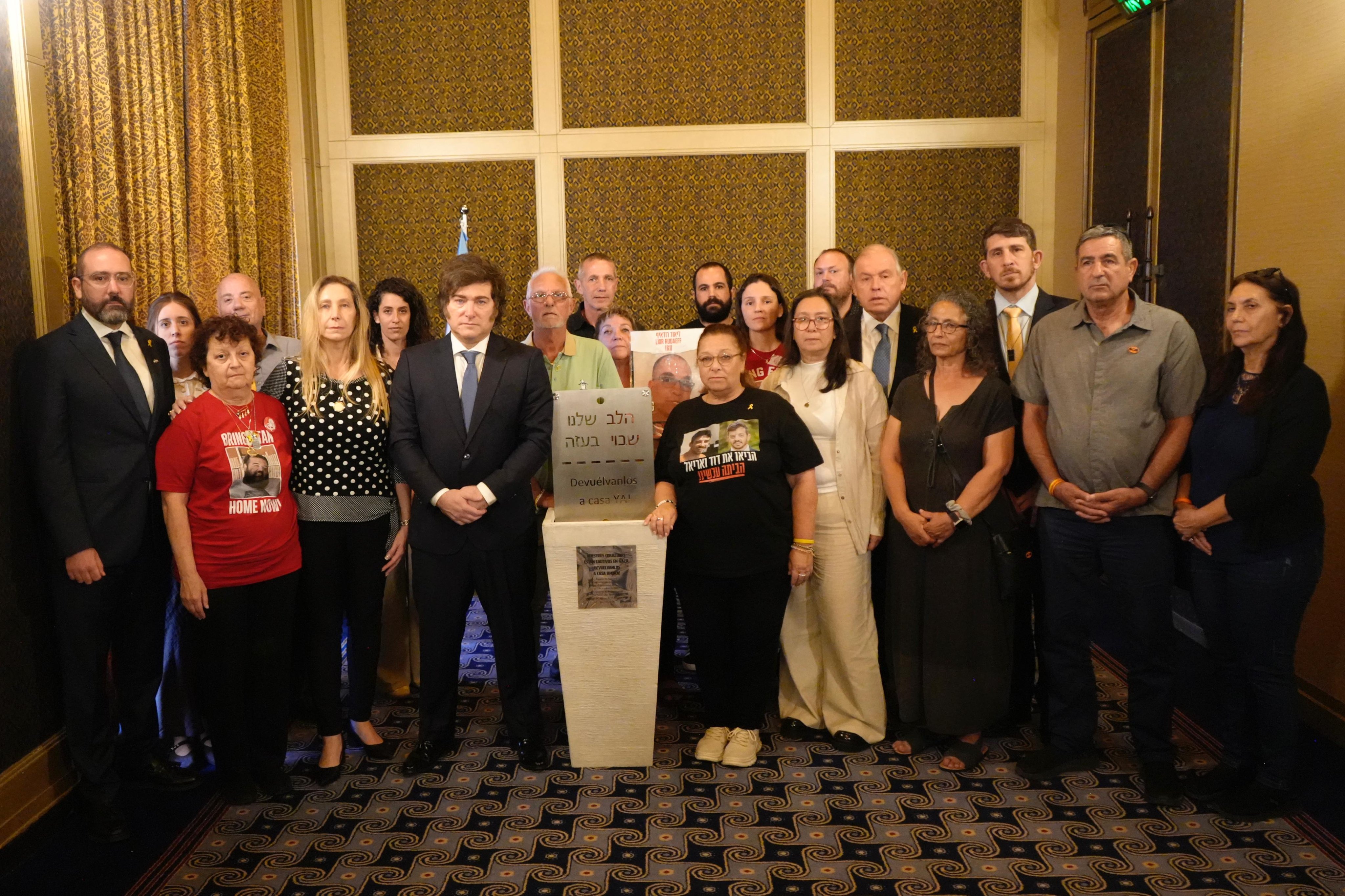  Milei encabezó un homenaje con familiares de secuestrados por Hamás