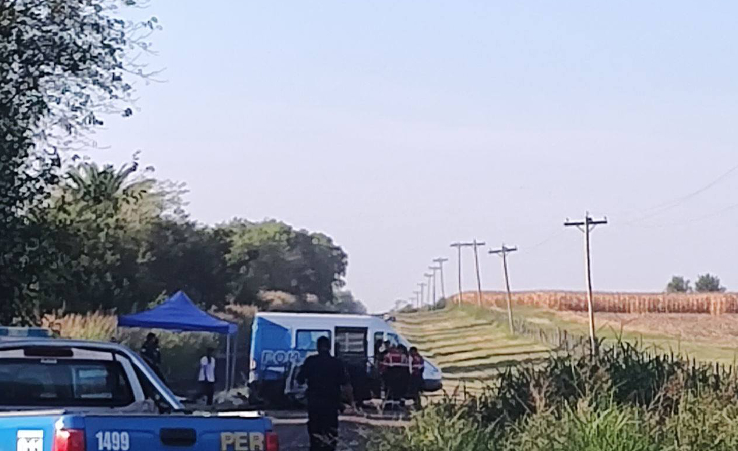 Hallan cuerpo calcinado en un auto incendiado en zona rural de Cerrito