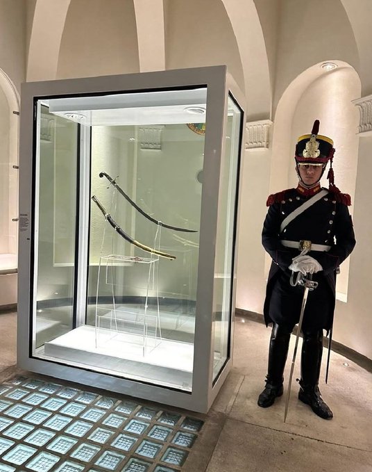 Trasladarán el sable corvo de San Martín al Regimiento de Granaderos