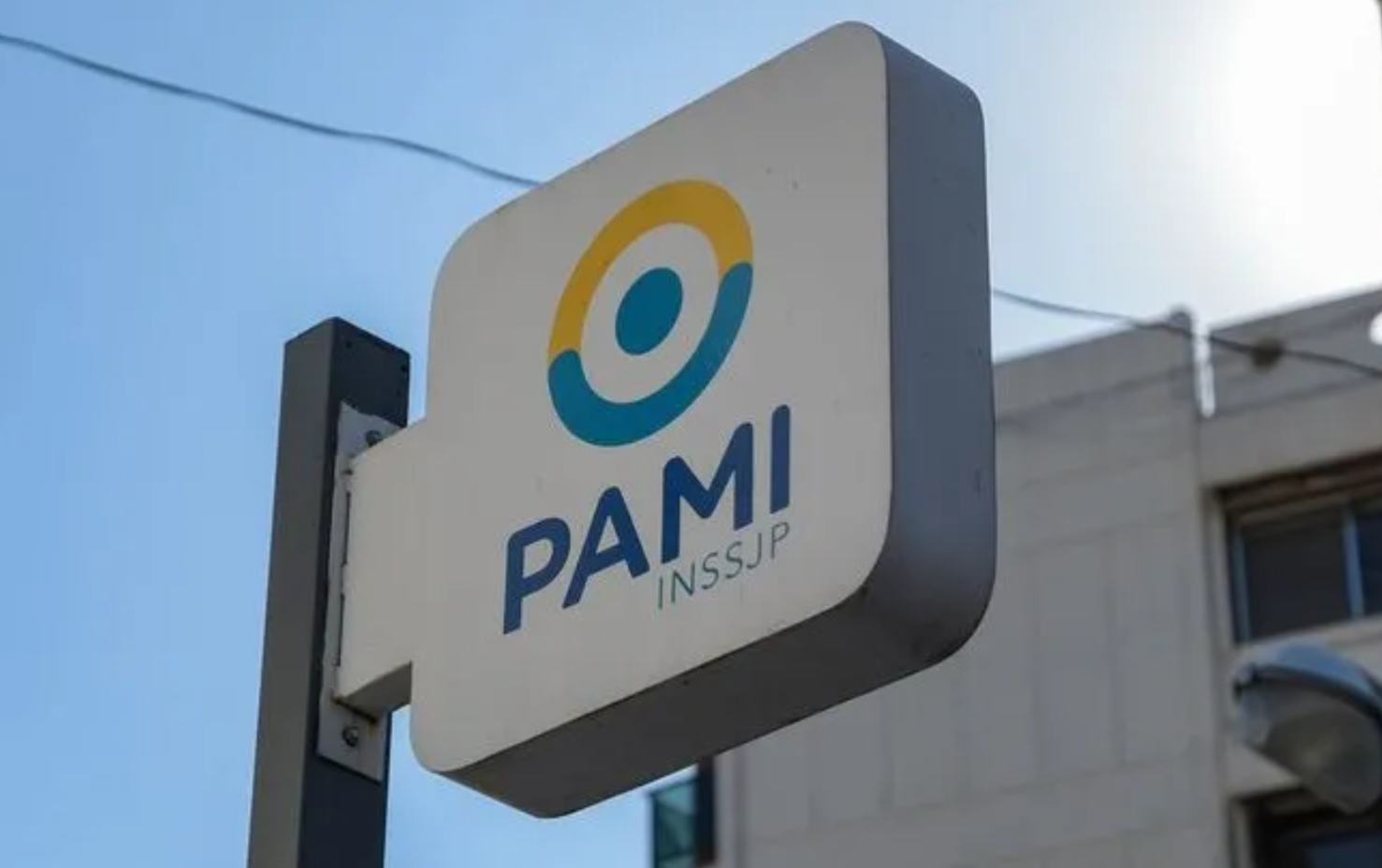 Oftalmólogos denuncian sobreprecios en PAMI