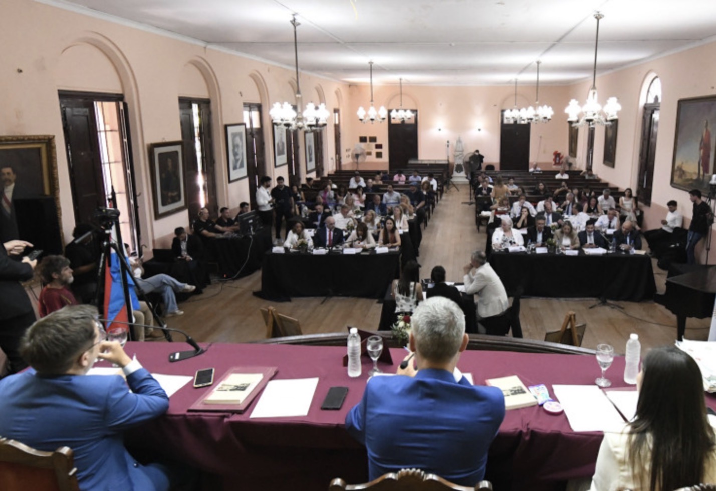 Diputados sesionó en el Colegio Superior Urquiza