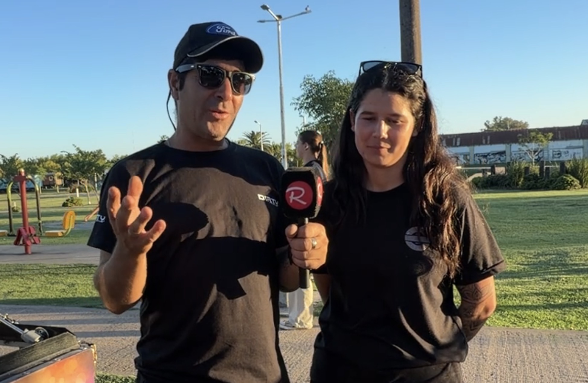 Lo dejaron todo para recorrer el mundo en moto