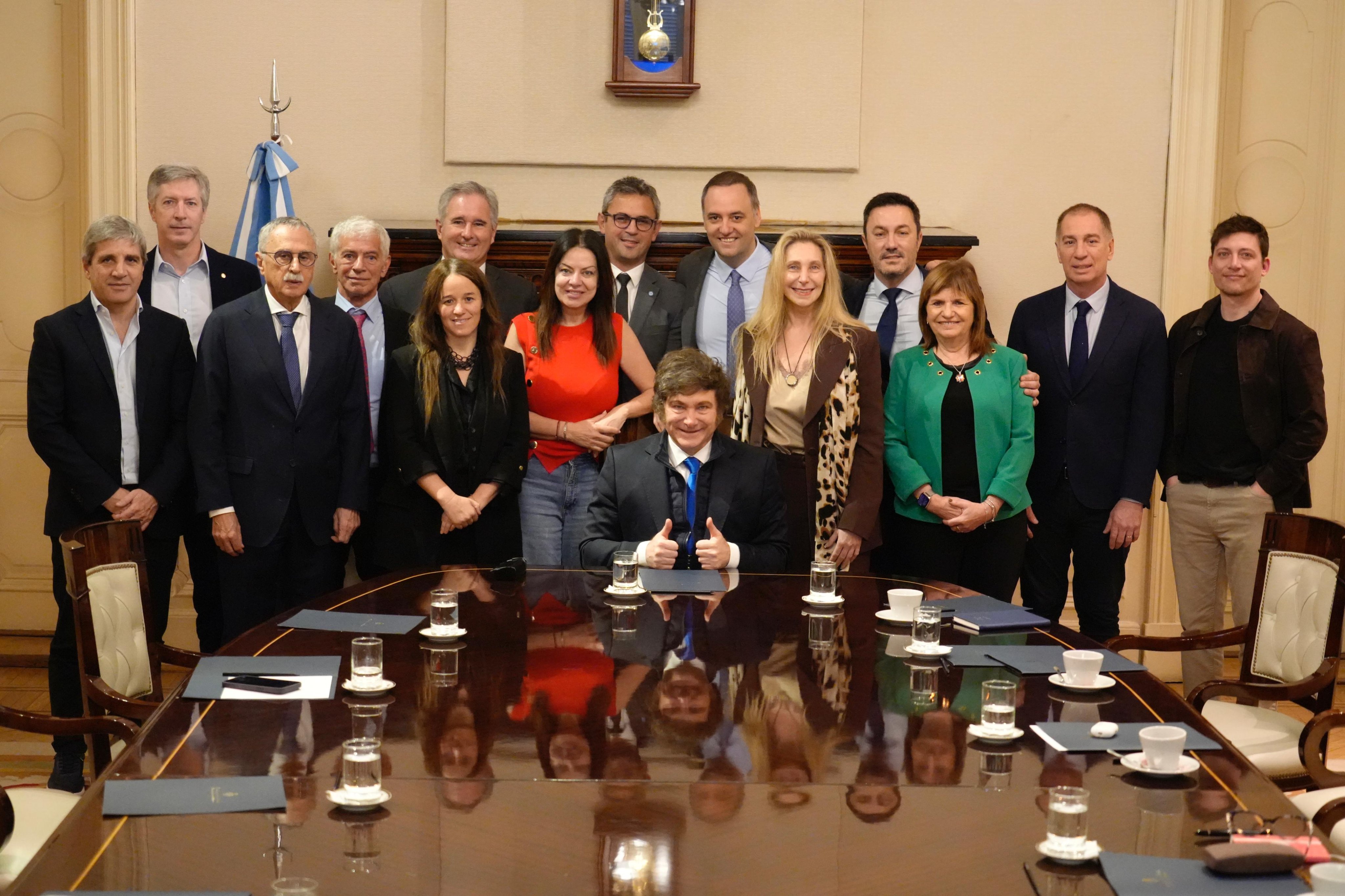 Milei reunió a su renovado Gabinete y definió la agenda legislativa de noviembre