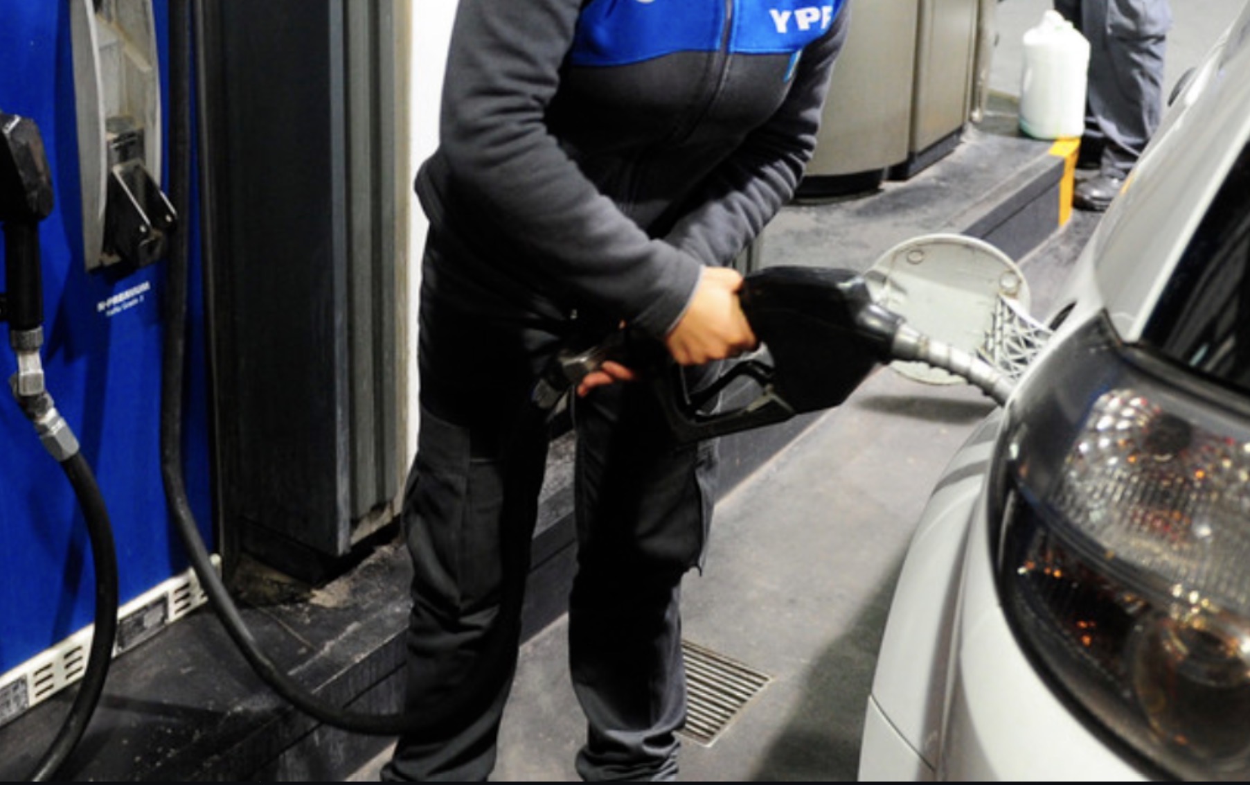YPF confirmó el aumento de sus combustibles 