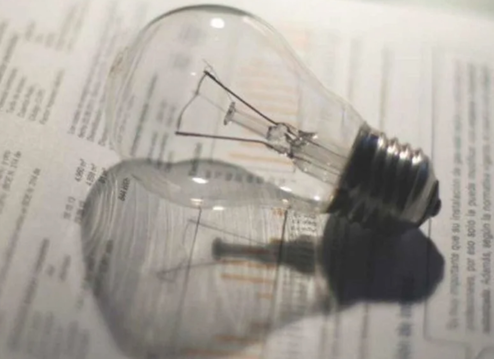 Prorrogan hasta julio de 2026 los subsidios a las tarifas de luz y gas