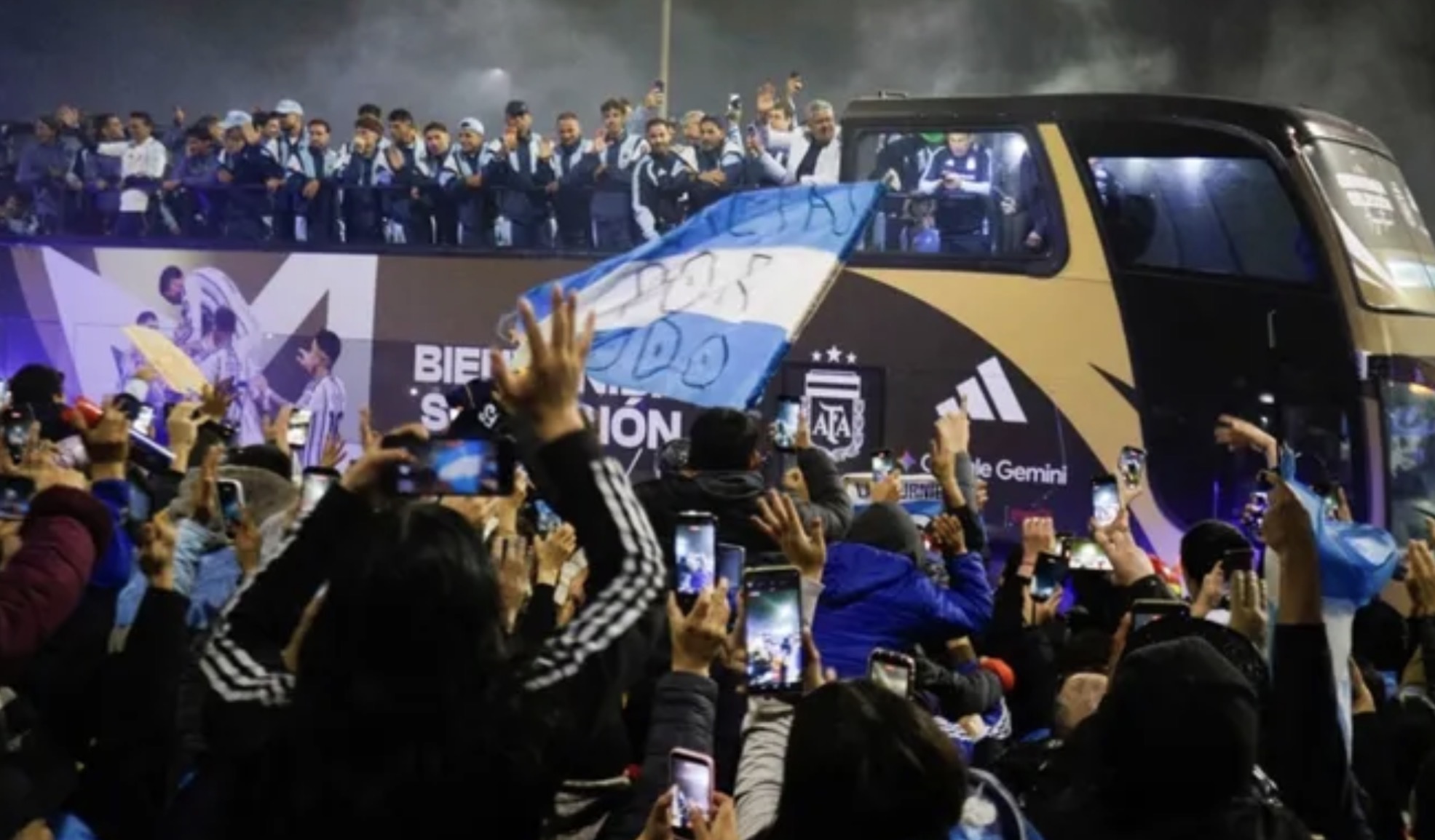 La Selección Argentina fue recibida por una multitud