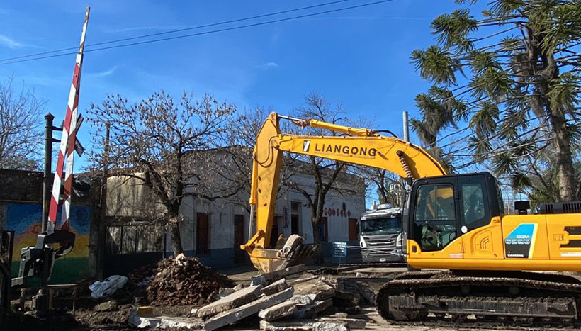 Comenzaron las obras de reparación en el paso a nivel de Av. Presidente Perón