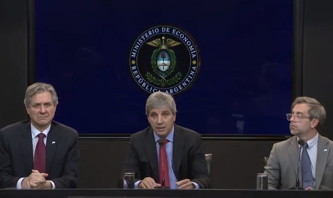 Caputo dijo que el programa financiero mantiene una estrategia "conservadora"