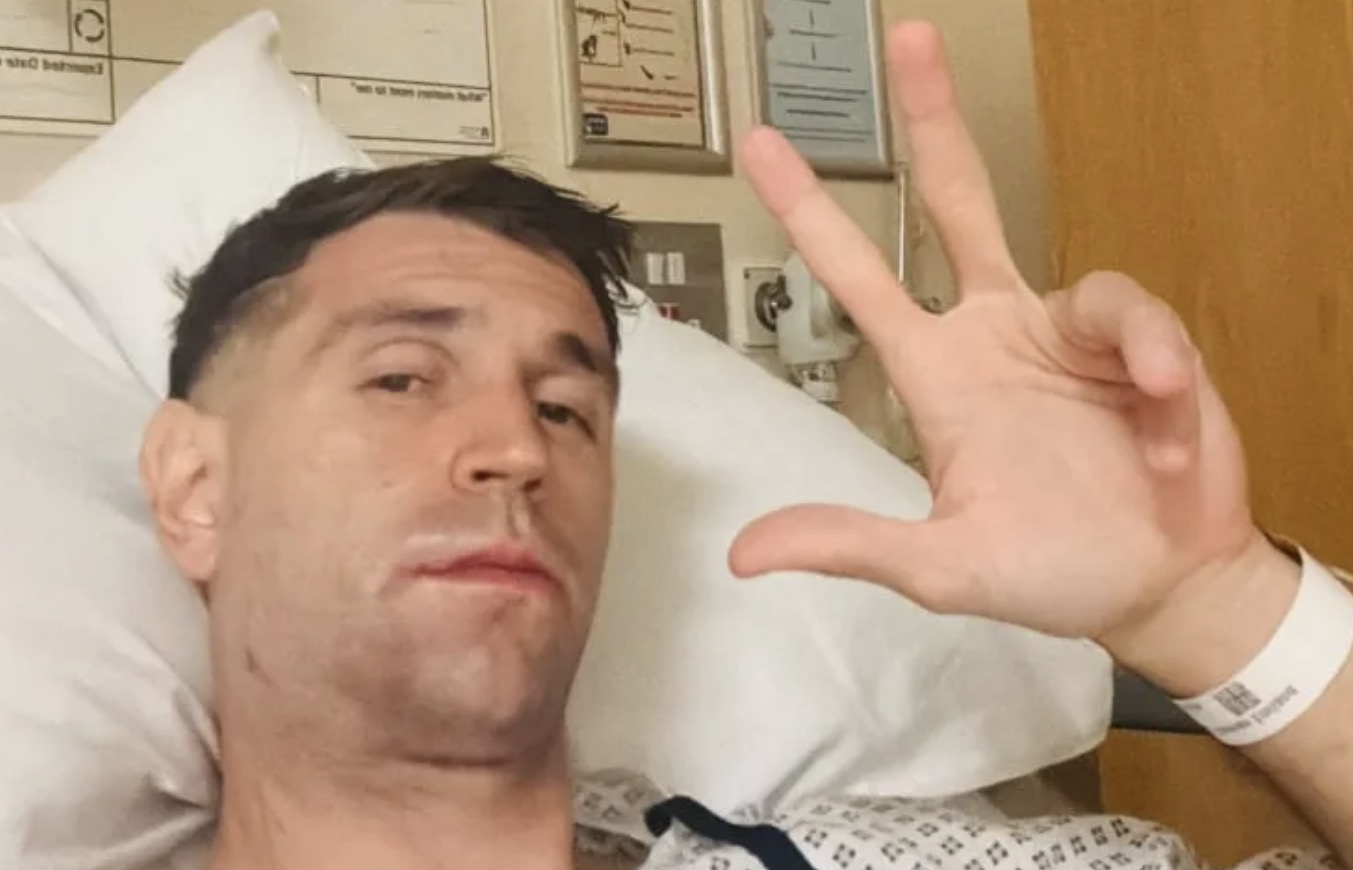 El Dibu Martínez llevó tranquilidad: "En unas semanas volvemos"