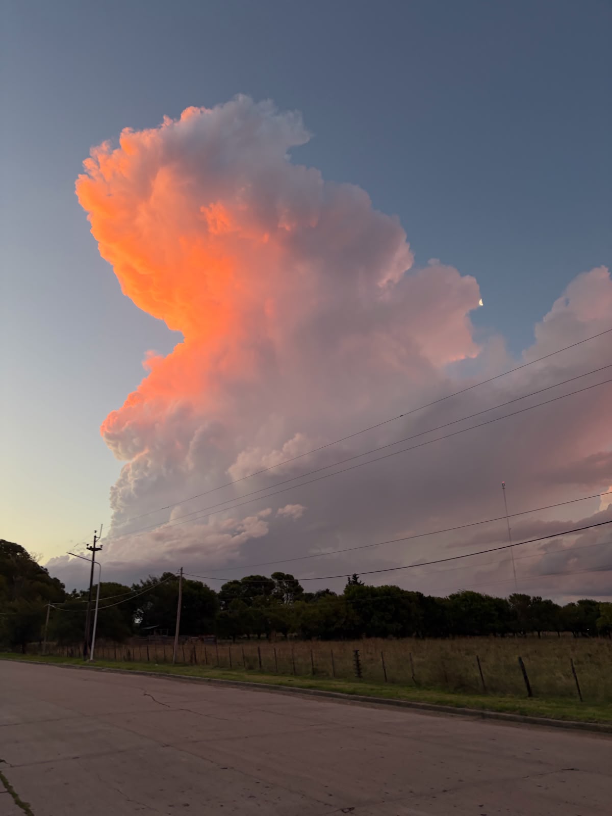 Anuncian lluvias y tormentas y anticipan un descenso de temperatura