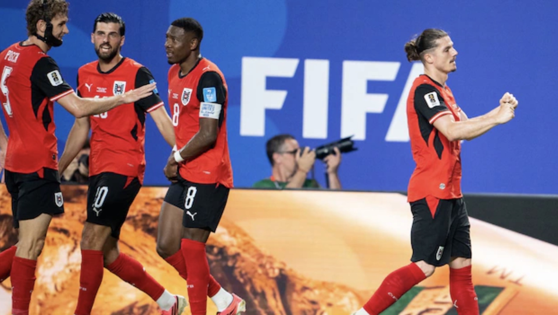 Austria rescata el empate en el último minuto ante Argelia