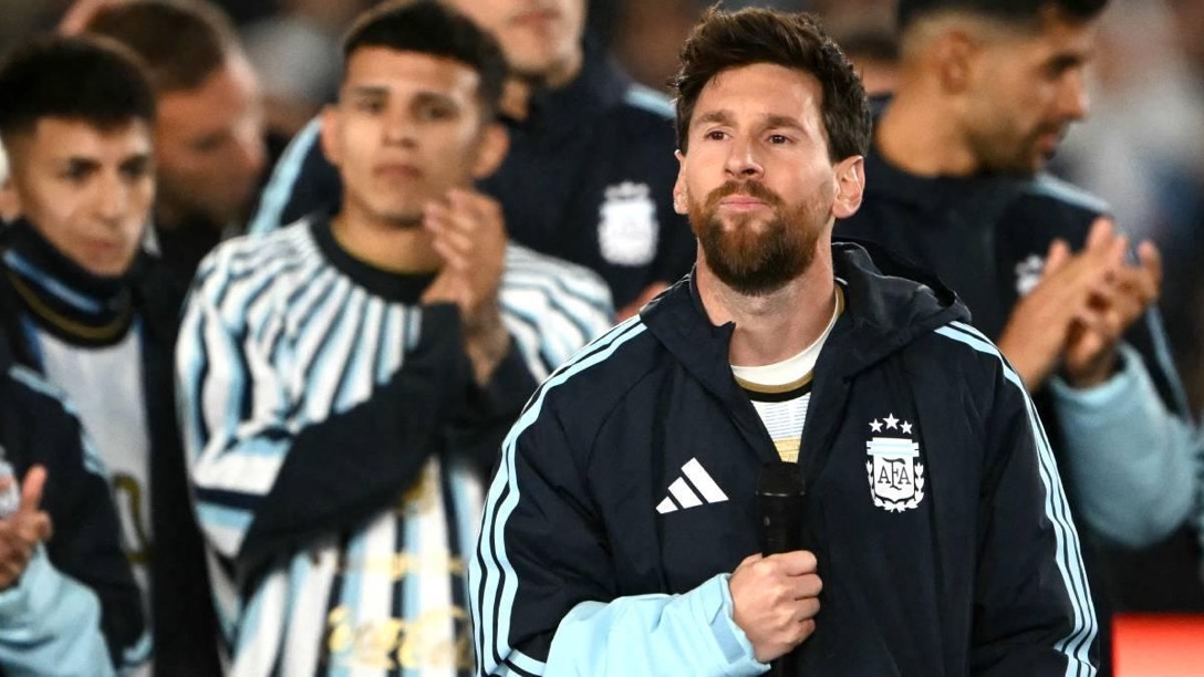 Messi: "orgulloso de ser argentino y haber cumplido mis sueños"