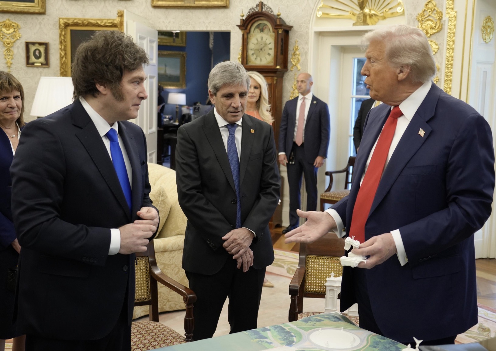 Trump aclaró sus dichos sobre su respaldo a Milei