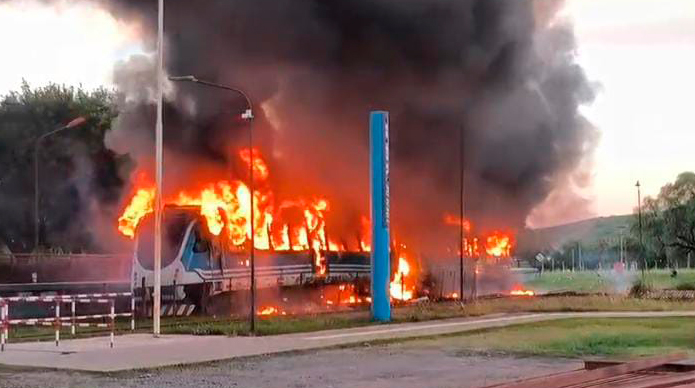 Se incendió un tren con más de 120 pasajeros en Córdoba