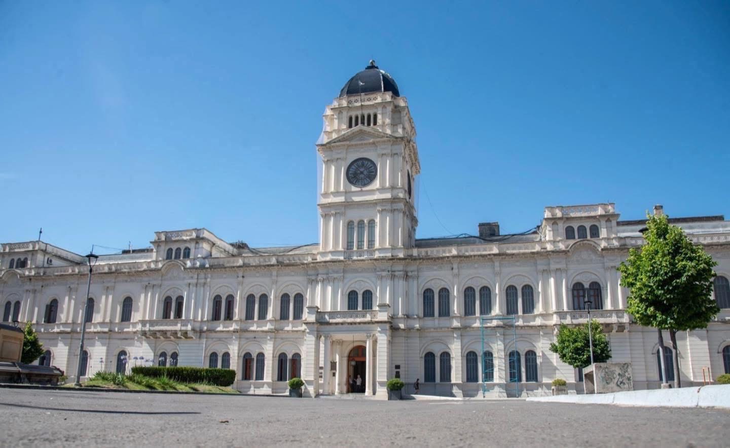Confirmaron fechas de pago de sueldos y aguinaldo para estatales entrerriano