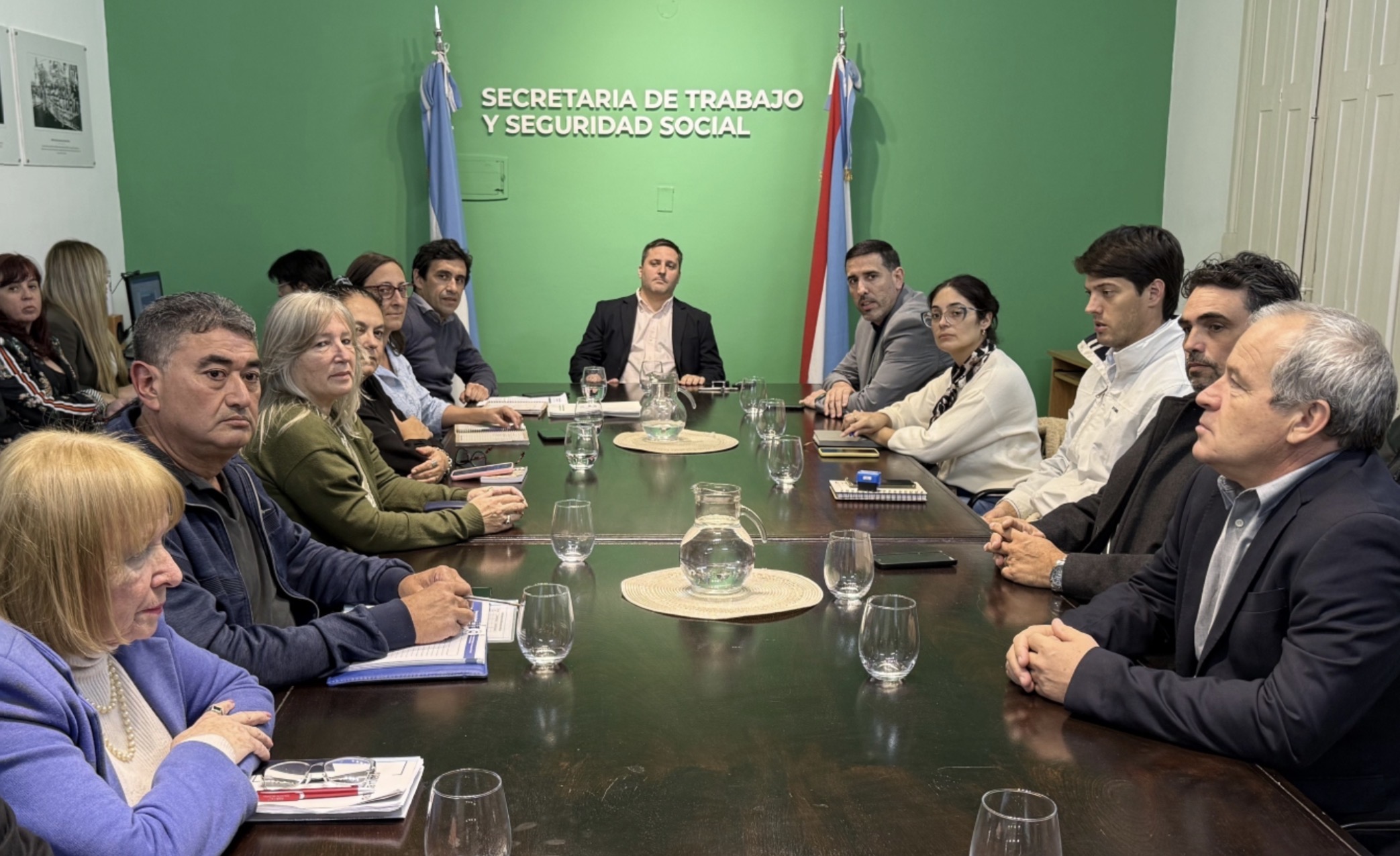 El gobierno presentó una oferta salarial remunerativa a gremios docentes
