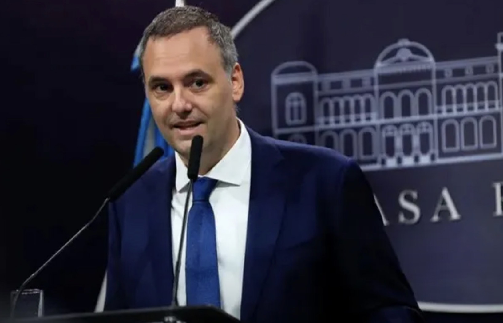 Piden informes sobre bienes y viajes de Manuel Adorni 